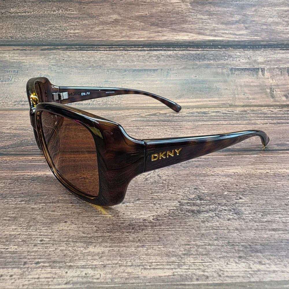 DKNY Sunglasses Womens Tortoise Brown Rectangular DY4052 3016/13 57 17 125 3N